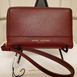 MARC JACOBS NWT Maroon Leather Wallet Wristlet
